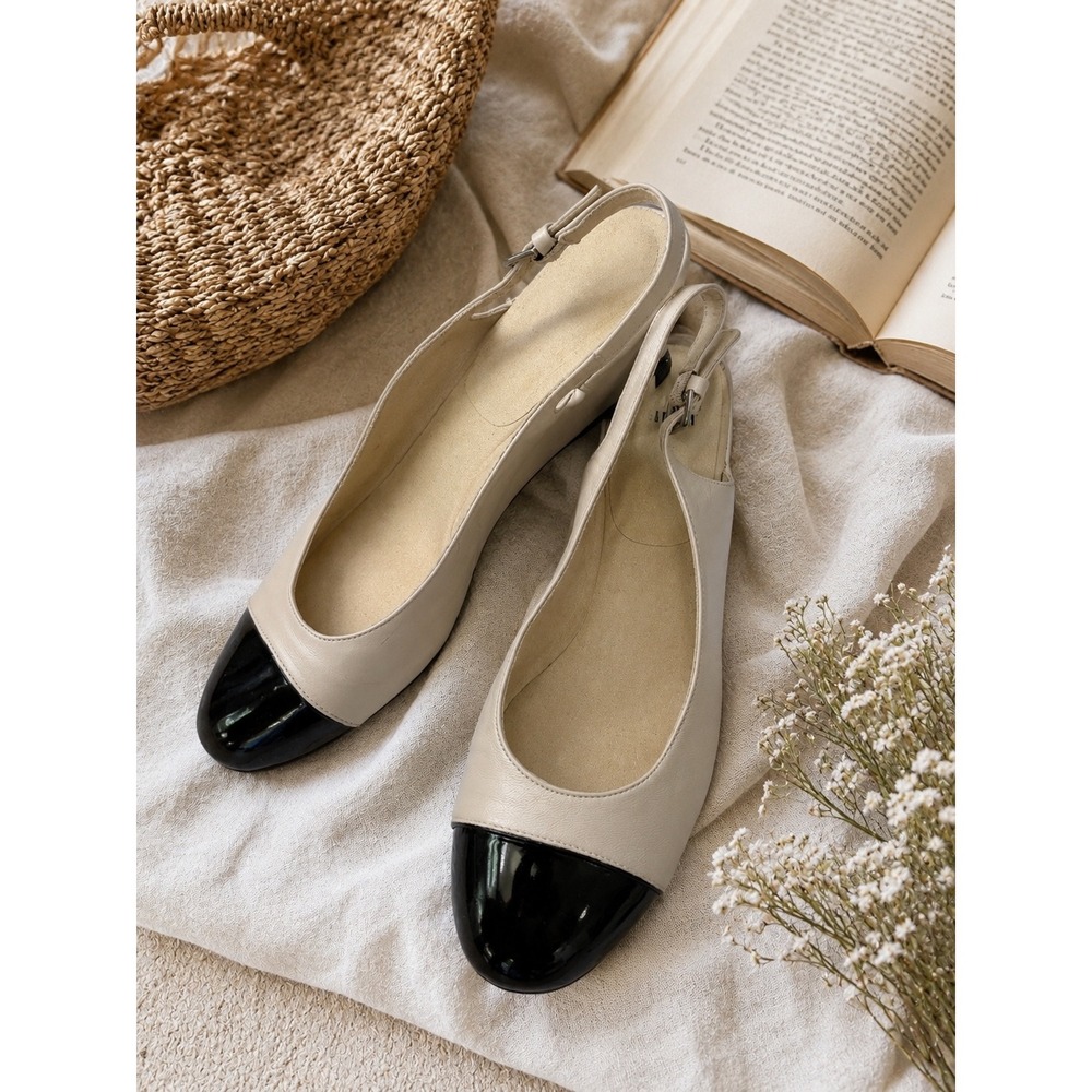 Vintage Stuart Weitzman Cream Leather Black Cap Toe Slingback Wedge Pumps